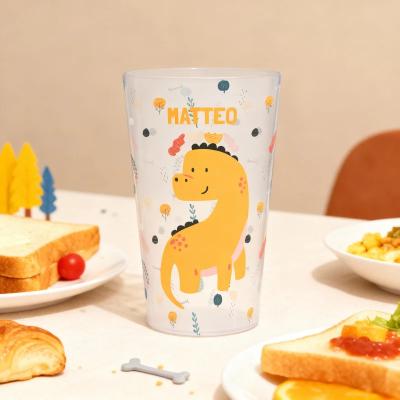 Crèche, école, anniversaire… Le gobelet personnalisé pour enfant est bien plus qu’une tendance. Découvrez comment le personnaliser facilement et pourquoi il séduit autant les parents !