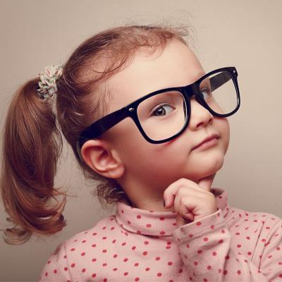 Jeu pour occuper les enfants. Un jeu tout simple à faire partout pour occuper les enfants les s'ennuient ou calmer le jeu dans une fête d'enfants. Un jeu pour analyser, trier et comparer. Le jeu ce jo