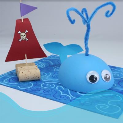 activité de bricolage enfants pour réaliser un collage baleine et bateau en liège