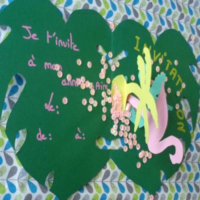 tuto pour bricoler avec les enfants une carte d'invitation pop-up sur le thème tropicale