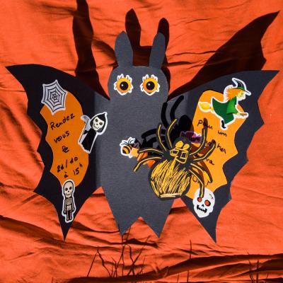 Une carte d'invitation d'Halloween popup
