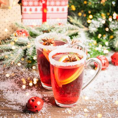Retrouvez une délicieuse recette de vin chaud sans alcool et proposez cette traditionnelle boisson sucrée aux enfants pendant les Fêtes