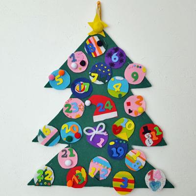 ?Un calendrier de l'Avent Montessori avec un arbe de Noël en feutrine ?