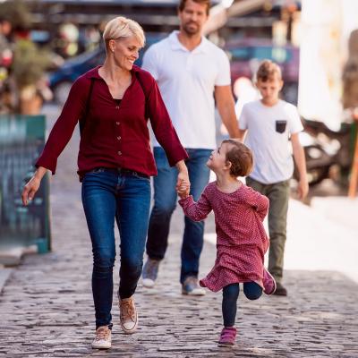 Les activités sont multiples pour tous ceux qui rentent en vacances en ville, il suffit de changer de point de vue et d’aborder la ville, sa ville avec un autre regard. En ville on se métamorphose en 