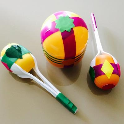 Un tuto pour apprendre à fabriquer des maracas avec les enfants - Bricolages enfants