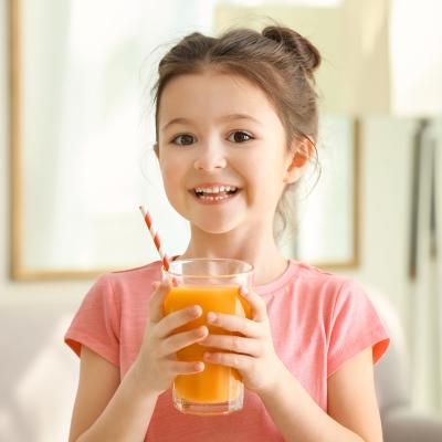 L'organisme a besoin des nutriments et des vitamines pour produire des lymphocytes et des anticorps. Tous les aliments riches en vitamines et en nutriments sont à favoriser pour renforcer les défenses
