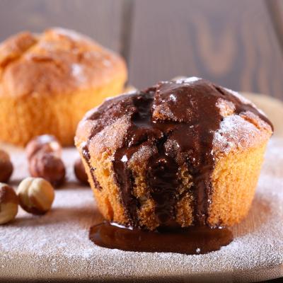 Recette de muffin Nutella noisette. Cette recette de muffin reprend l'un des ingredients du Nutella : les noisettes. Les enfants seront fans de ces muffins Nutella noisettes qui renouvellent le genre 