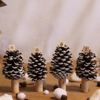 Un tuto pour réaliser des pommes de pin de Noël