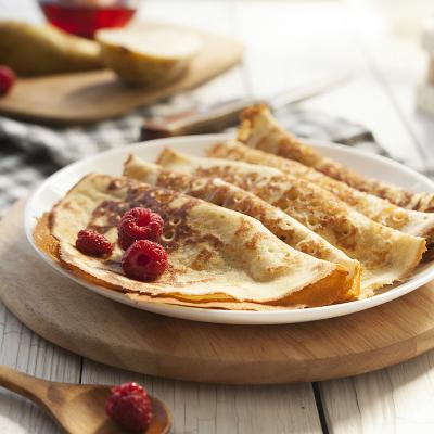 Retrouvez notre recette de pâte à crêpe sucrée. Une recette facile à faire et délicieuses. Une recette à faire pour le Carnaval, la Chandeleur, Mardi Gras ou pour un goûter avec les enfants