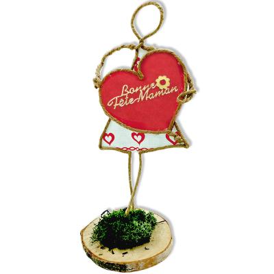 Cette, année, offrez un cadeau original pour la Fête des mères. Cette sculpture en corde armée à fabriquer par les plus grands est parfaite et fera plaisir à toutes les mamans. Attrapez de la corde et