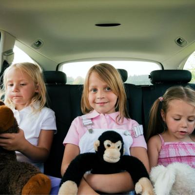 Quand les enfants commencent à s’ennuyer en voiture il est temps de les mettre en compétition et de les défier au calcul me...