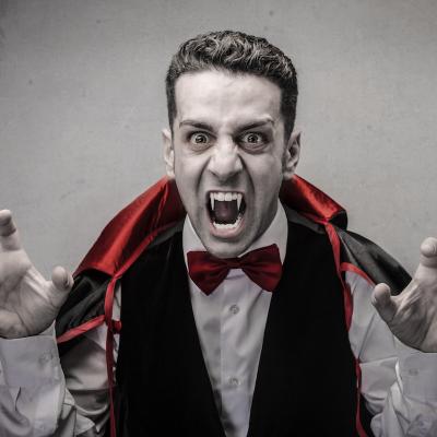 vampire - mot du glossaire Tête à modeler. Définition et activités associées au mot vampire.