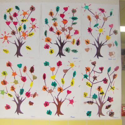 Explications pour la peinture d'un arbre au pochoir
