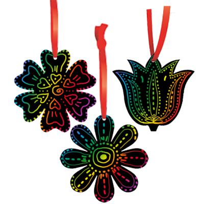 Décorations fleurs en carte à gratter noire