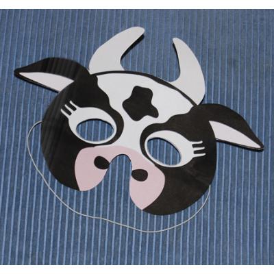Ce masque de vache viendra parfaitement compléter un déguisement. Le masque de vache à colorier ou à coller est facile à réaliser pour le carnaval , pour les anniversaires ou pour toutes au