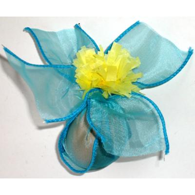 Fabriquer un oeuf de en forme de fleur pour décorer la table