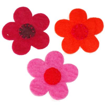 Fleurs en feutrine
