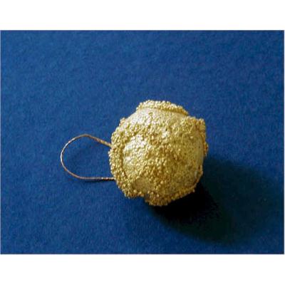 boule de Noël réalisé avec une boule de polystyrène et des pâtes