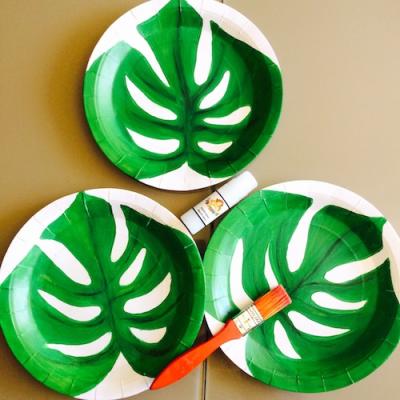 Des assiettes feuilles