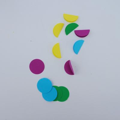 Pliez chaque disque en deux