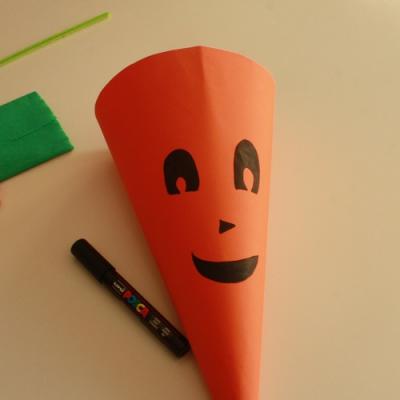 Dessier un visage monstrueux