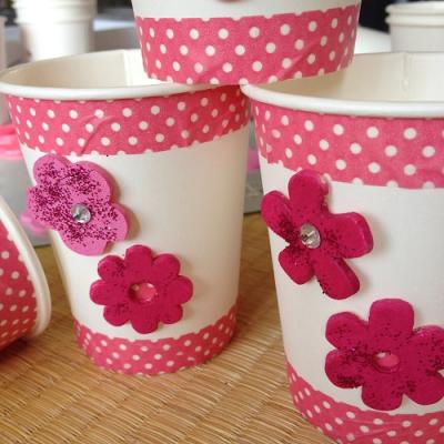 Des gobelets fleuris