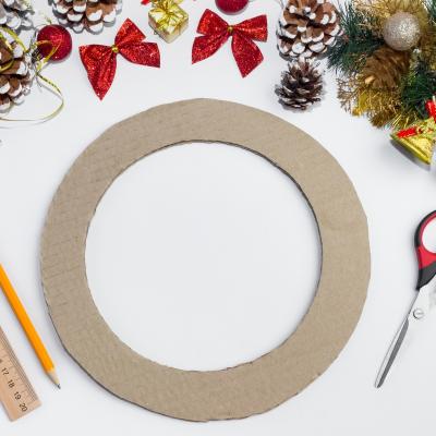 Découpez un cercle de carton