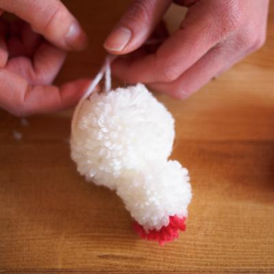 Réaliser la poule en pompon