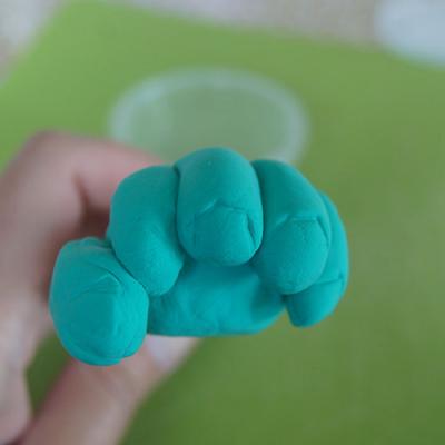 Former les ongles :
