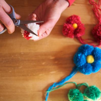 Réaliser la poule en pompon