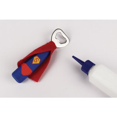 Coller la cape :