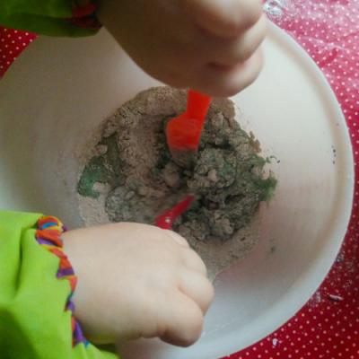 Préparer une pâte à sel :