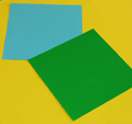 2 carrés de papier